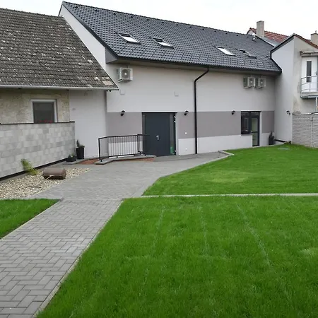 U Hujňáků